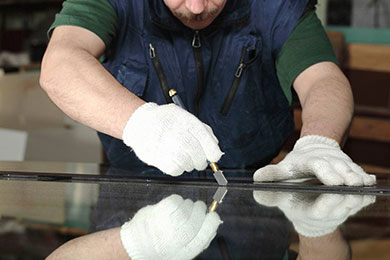 glazing specialist cutting glass to size